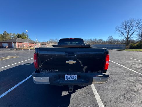 Used 2010 Chevrolet Silverado 2500 LTZ w/ Convenience Package image 6