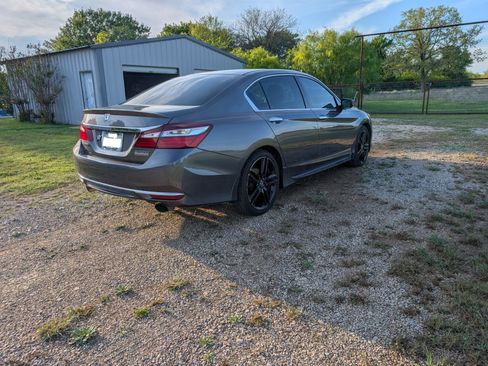 Used 2017 Honda Accord Sport Special Edition image 4