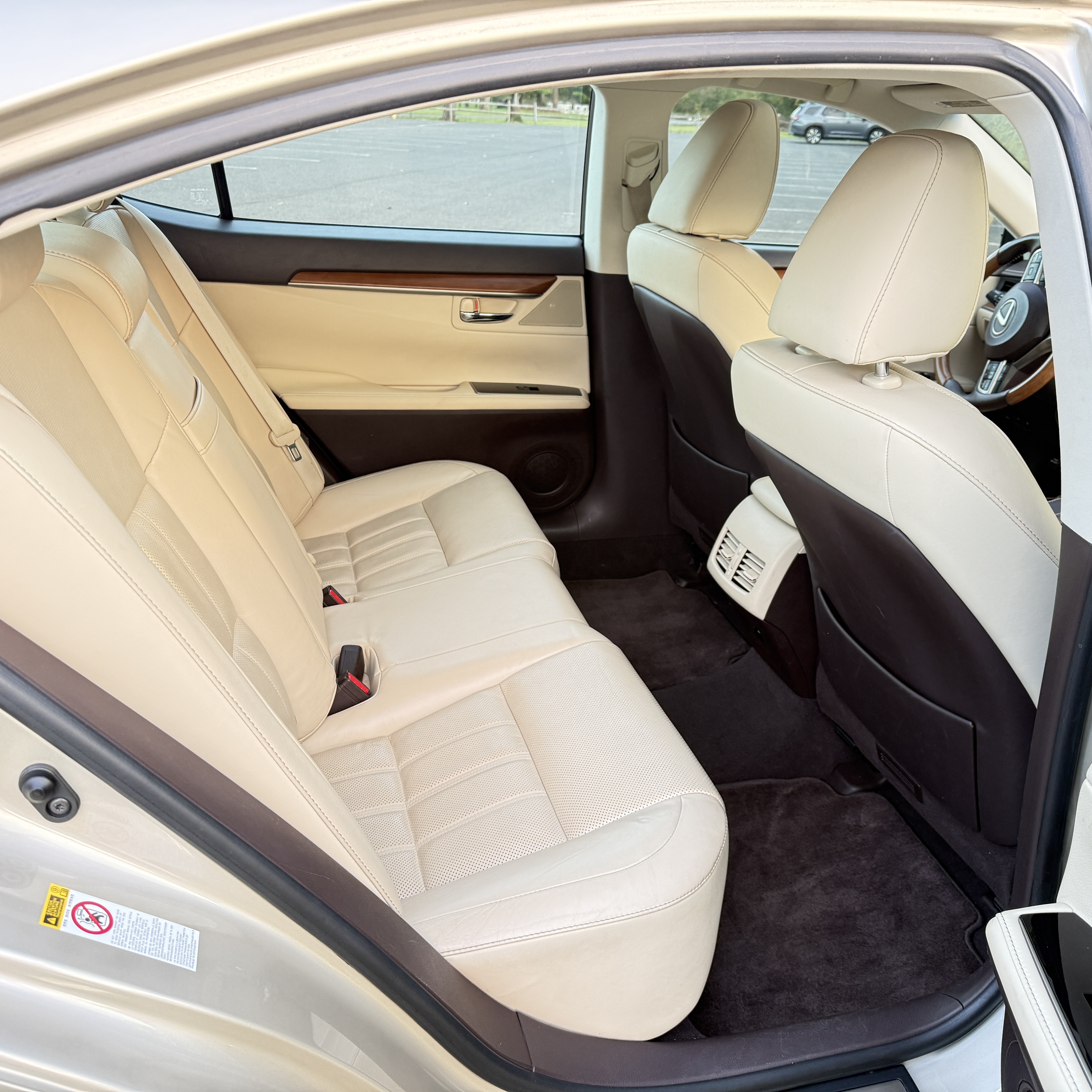 Used 2017 Lexus ES 300h FWD image 9