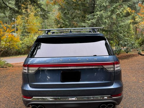 Used 2020 Lincoln Aviator Reserve w/ Equipment Group 202A image 2