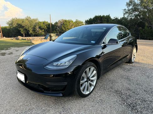 Used 2018 Tesla Model 3 Mid Range RWD image 1
