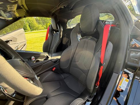Used 2025 Chevrolet Corvette Z06 RWD image 17