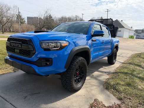Used 2019 Toyota Tacoma TRD Pro AWD/4WD image 5
