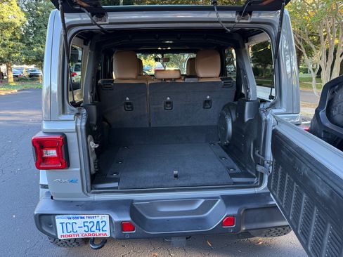 Used 2021 Jeep Wrangler Unlimited Sahara w/ Cold Weather Group image 13