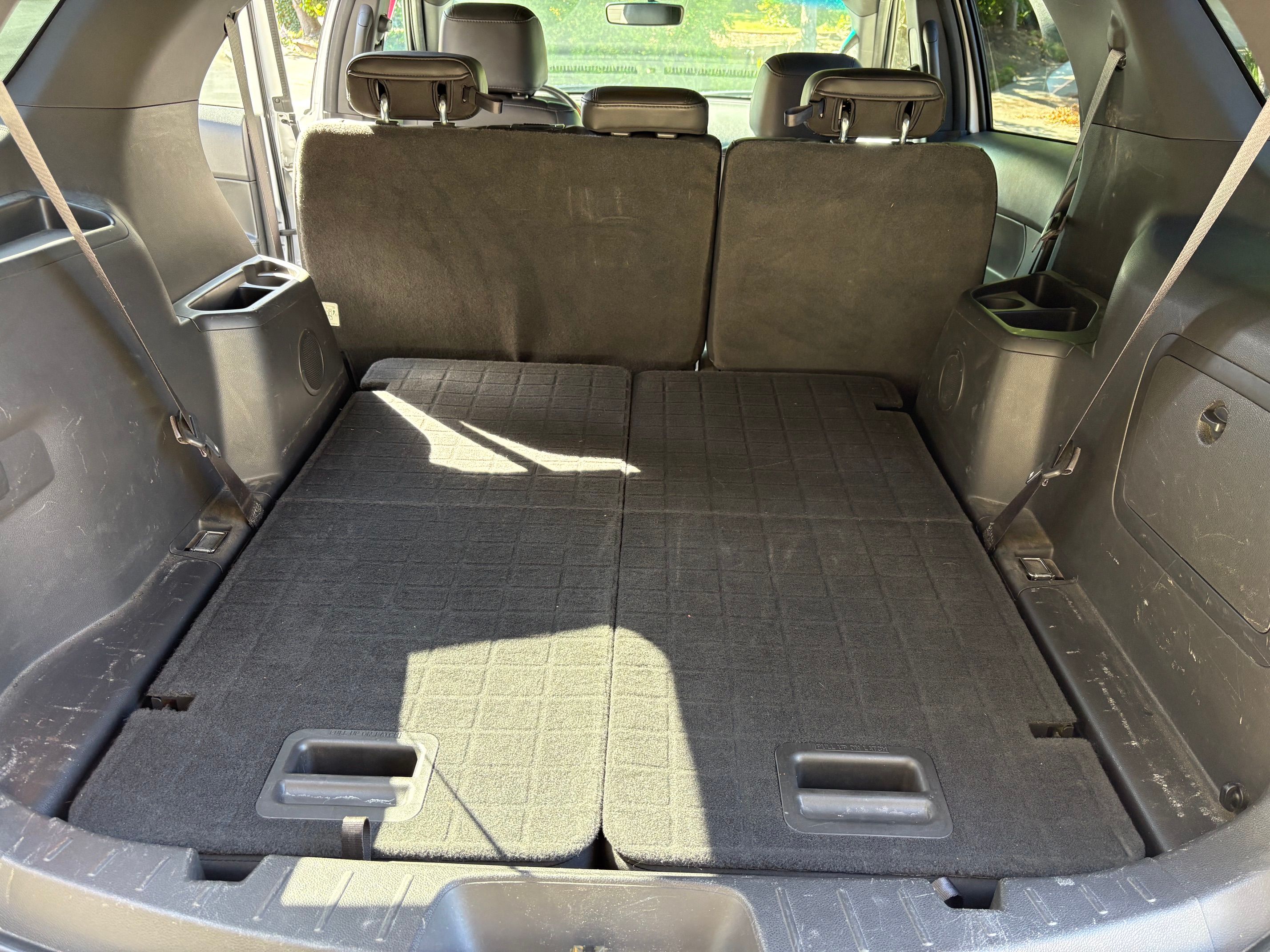 Used 2015 Ford Explorer XLT w/ Equipment Group 202A FWD image 16
