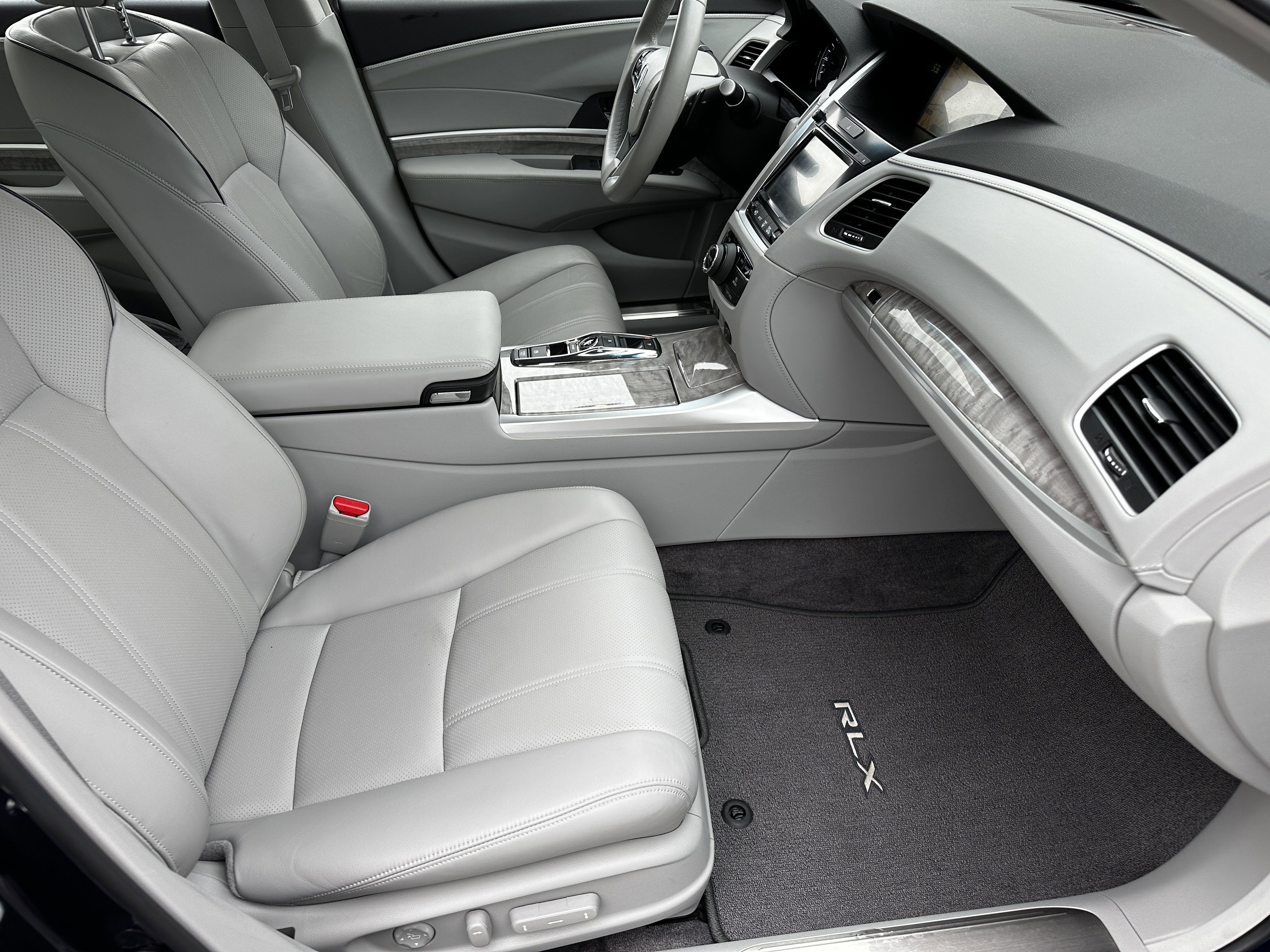 Used 2018 Acura RLX w/ Technology Package FWD image 16