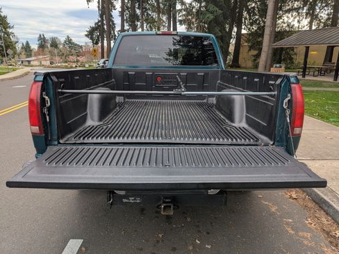 Used 1998 Chevrolet Silverado 1500 LS w/ Preferred Equipment Group 2 image 10