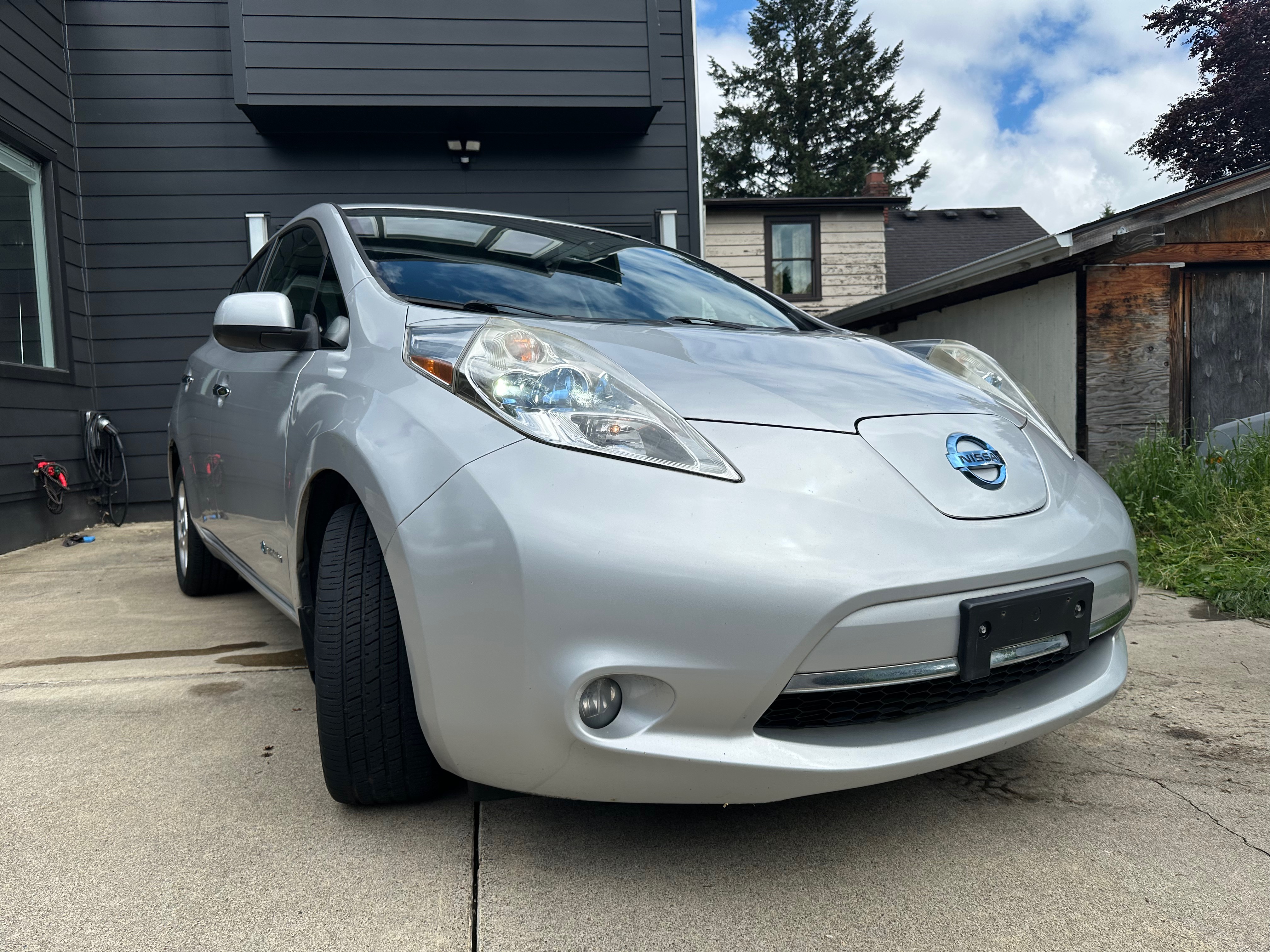 Used 2013 Nissan Leaf SV w/ LED & Quick Charge Pkg FWD image 1