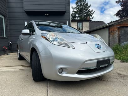 Used 2013 Nissan Leaf SV w/ LED & Quick Charge Pkg