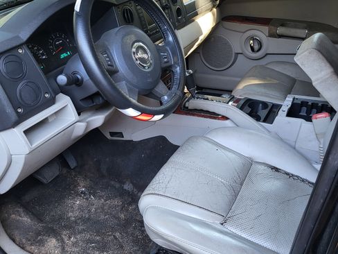 Used 2006 Jeep Commander Limited image 9