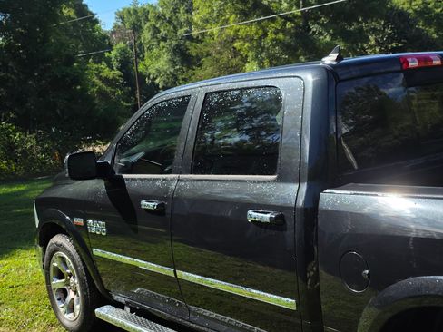 Used 2015 RAM 1500 Laramie w/ Convenience Group image 22