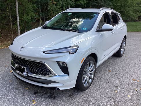 Used 2024 Buick Encore GX Avenir w/ Avenir Convenience Package image 4