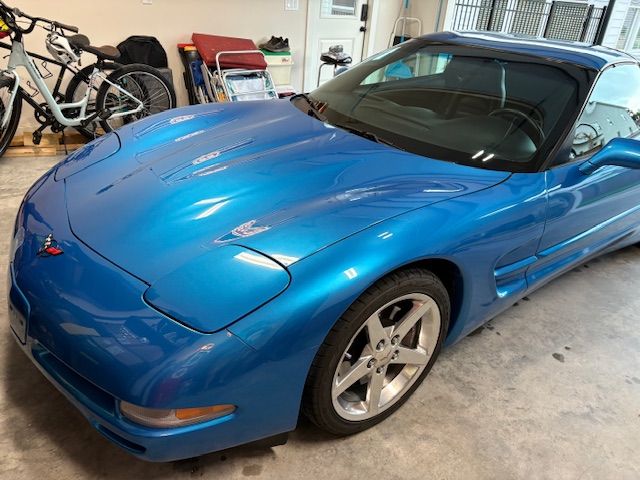 Used 1998 Chevrolet Corvette Coupe w/ Memory Pkg RWD image 4