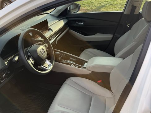 Used 2025 Honda Accord Touring image 13