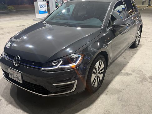 Used 2019 Volkswagen e-Golf SEL Premium FWD image 1