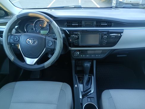 Used 2015 Toyota Corolla LE image 24