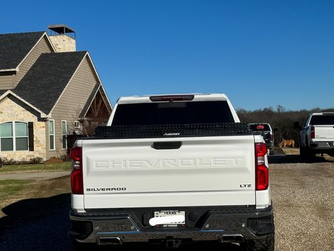 Used 2019 Chevrolet Silverado 1500 LTZ w/ LTZ Premium Package image 9
