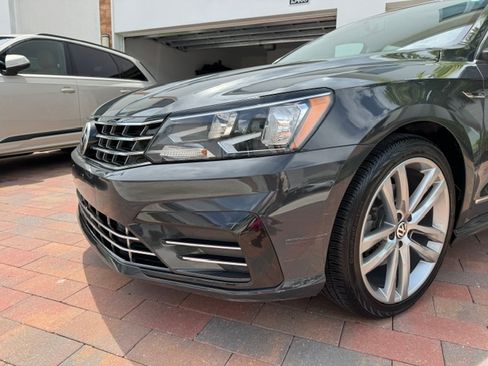 Used 2017 Volkswagen Passat 1.8T R-Line FWD image 17