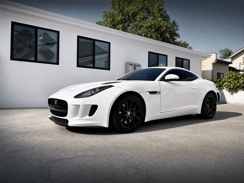 Used 2017 Jaguar F-TYPE Coupe RWD image 4