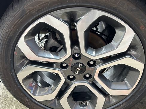 Used 2025 Kia Soul EX image 14