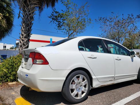 Used 2010 Honda Civic LX image 4