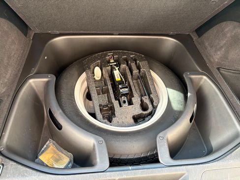 Used 2018 Jeep Grand Cherokee Altitude RWD image 18