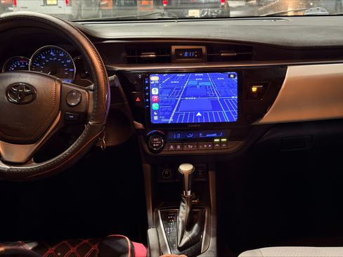 Used 2016 Toyota Corolla LE Premium image 4