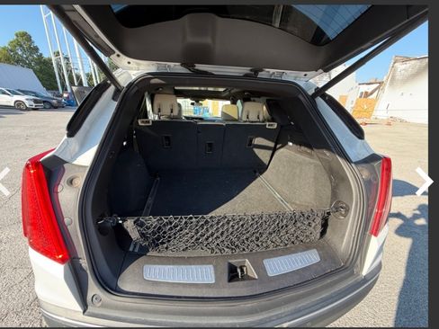 Used 2018 Cadillac XT5 Luxury w/ Driver Awareness Package image 9