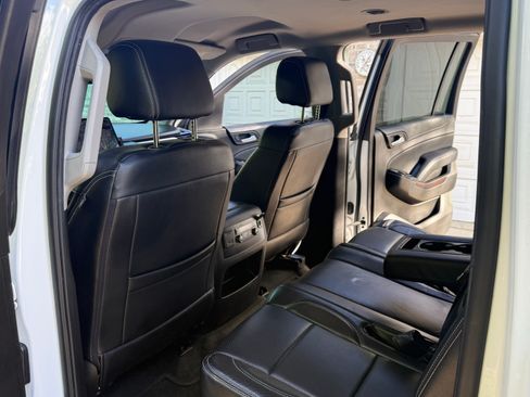 Used 2016 GMC Yukon XL SLE w/ Convenience Package RWD image 6