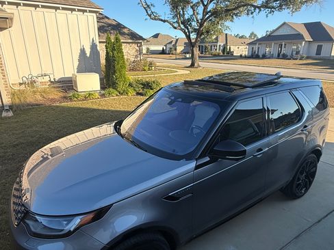 Used 2021 Land Rover Discovery S R-Dynamic image 28