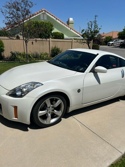 Used 2008 Nissan 350Z Enthusiast w/ Aerodynamics Pkg RWD image 2