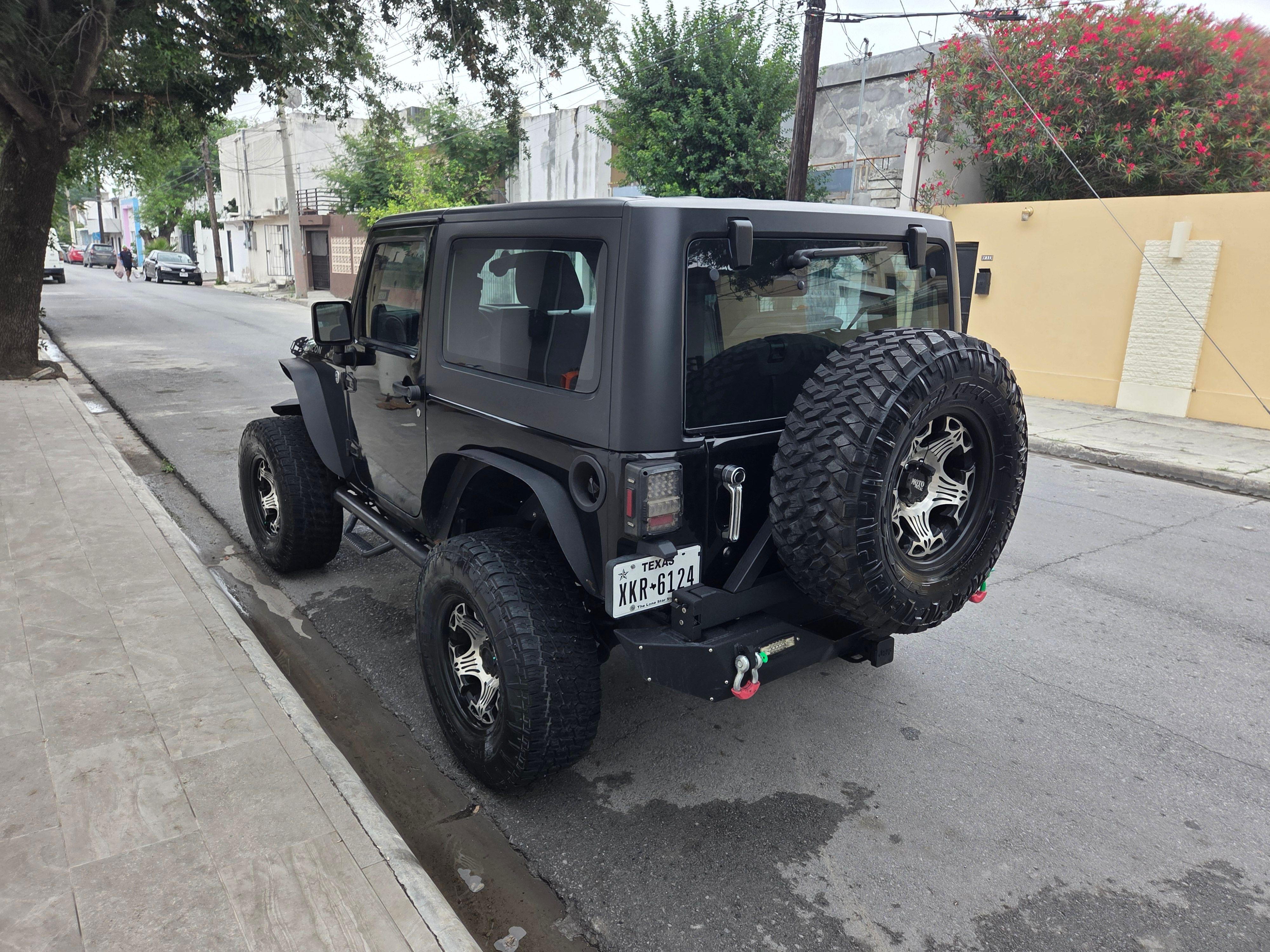 Used 2012 Jeep Wrangler Sport AWD/4WD image 9