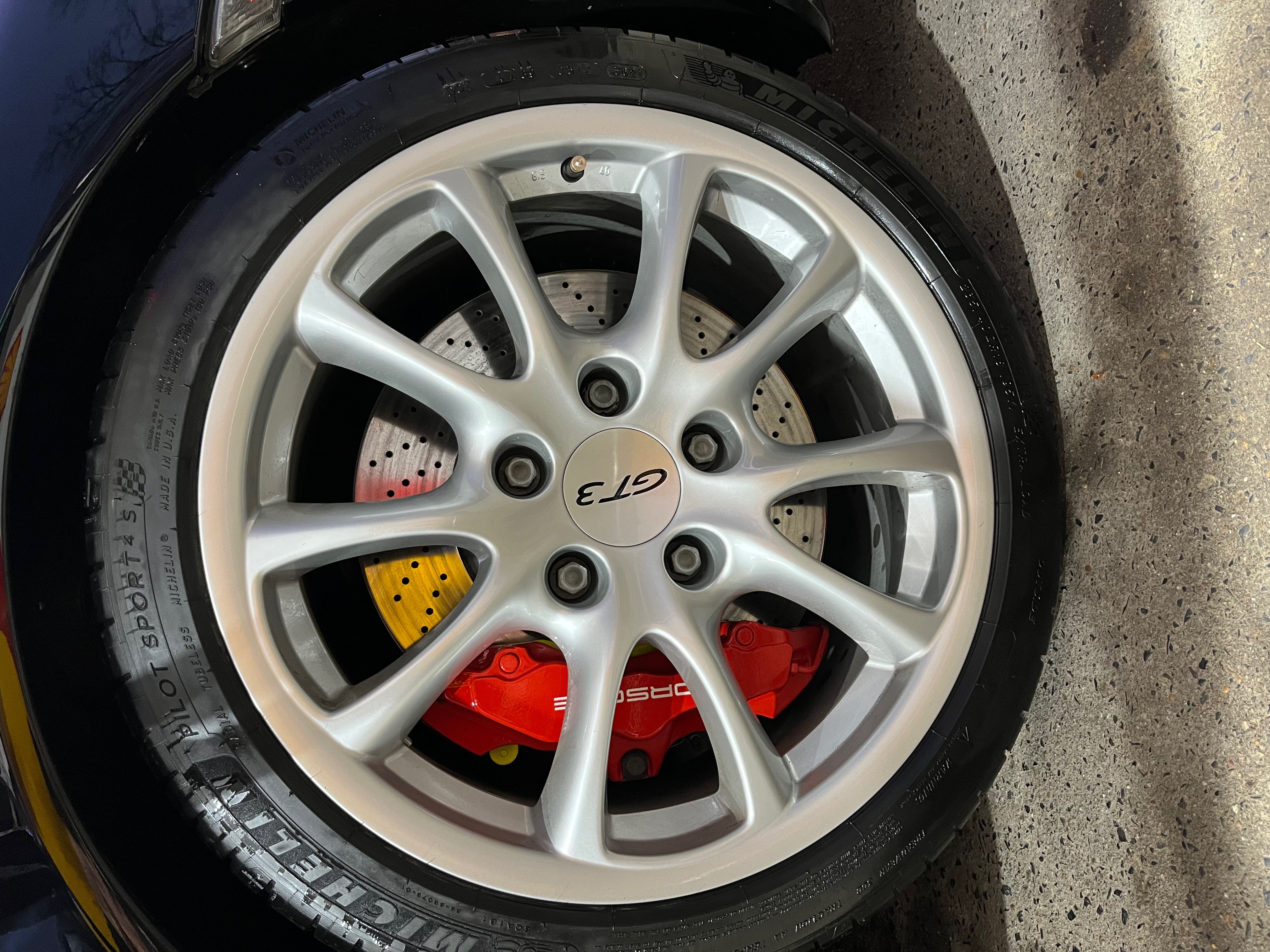 Used 2004 Porsche 911 GT3 RWD image 19