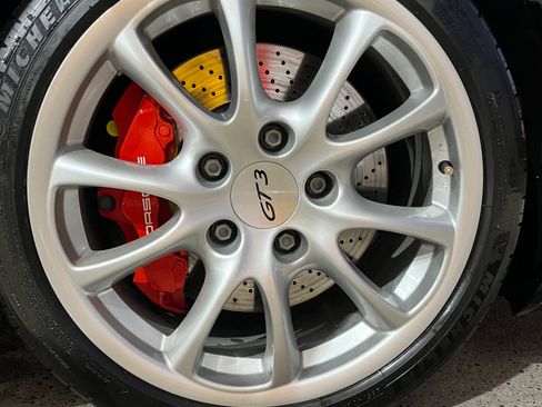 Used 2004 Porsche 911 GT3 RWD image 18