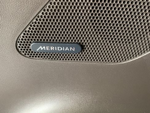 Used 2019 Jaguar F-PACE Prestige image 13