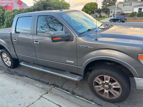 Used 2013 Ford F150 Lariat w/ Luxury Equipment Group image 4