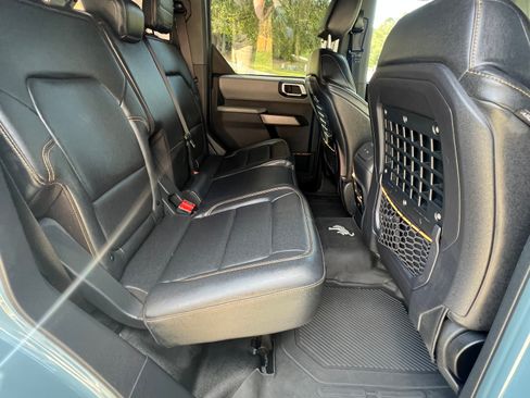 Used 2022 Ford Bronco Badlands image 11