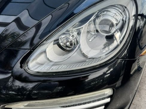 Used 2014 Porsche Cayenne AWD/4WD image 23