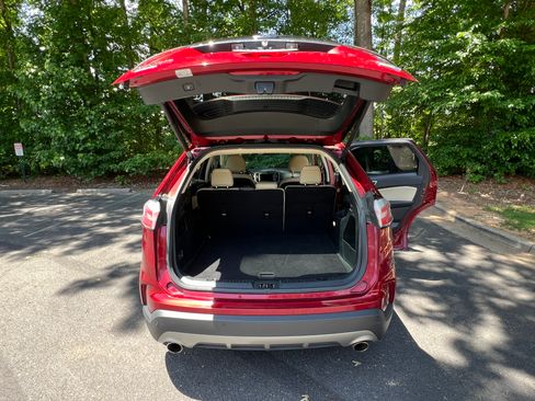 Used 2019 Ford Edge SEL w/ Equipment Group 201A AWD/4WD image 8