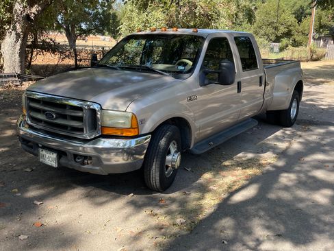Used 1999 Ford F350 2WD Crew Cab DRW Super Duty image 2