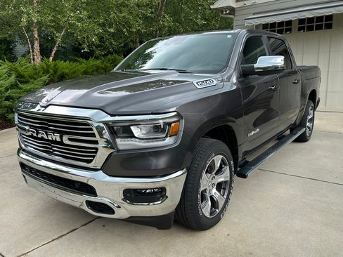 Used 2023 RAM 1500 Laramie AWD/4WD image 14