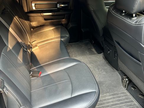 Used 2019 RAM 1500 Laramie w/ Convenience Group AWD/4WD image 10