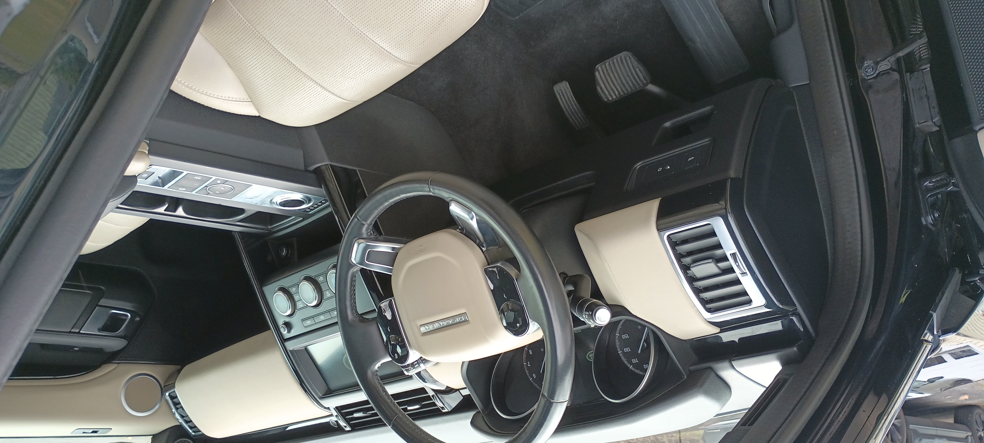 Used 2020 Land Rover Discovery SE AWD/4WD image 20