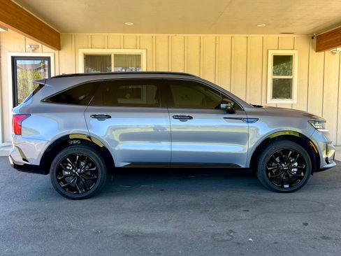 Used 2023 Kia Sorento SX AWD/4WD image 2