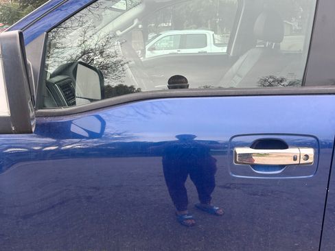 Used 2017 Nissan Titan Platinum Reserve image 5