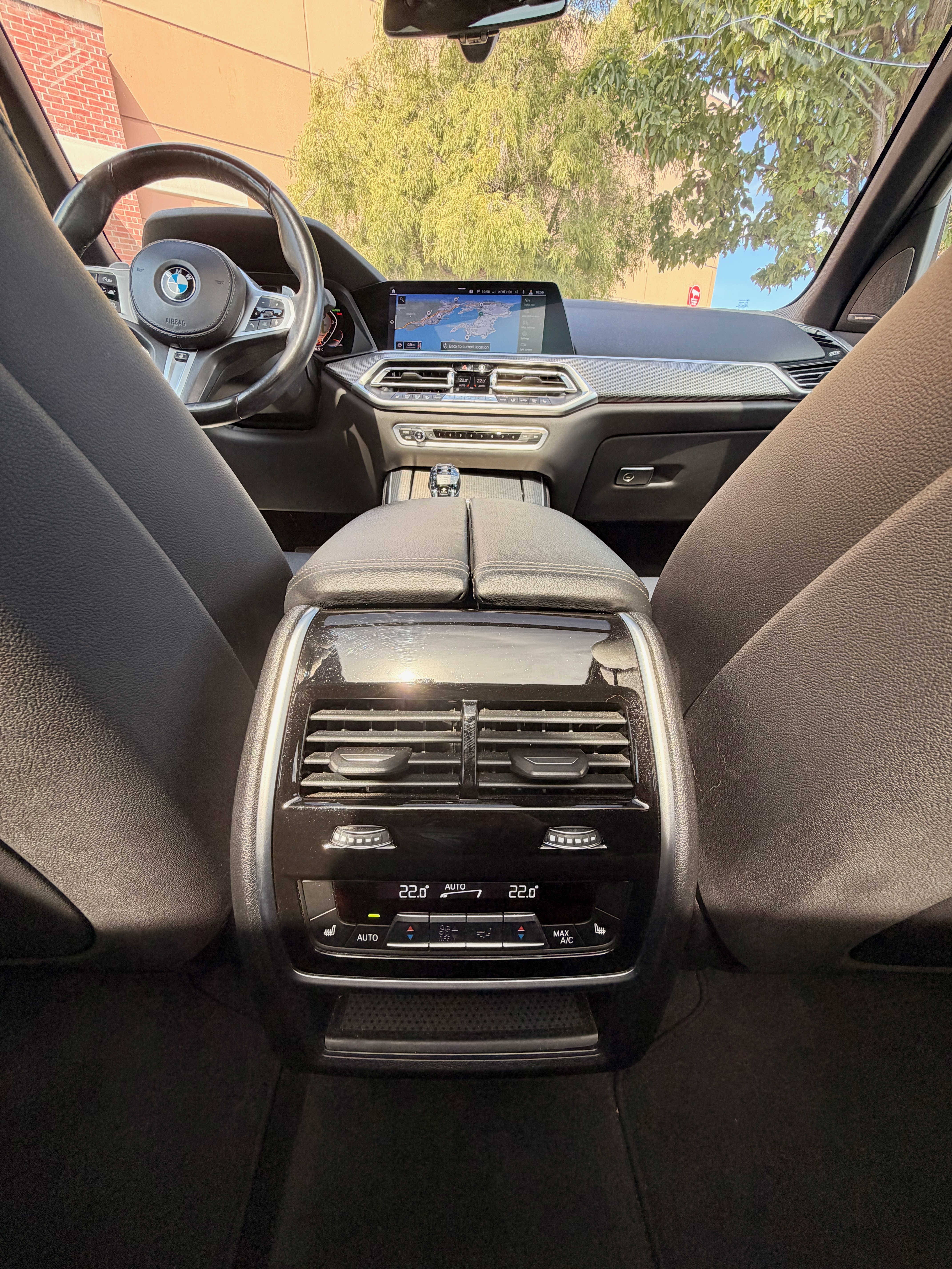 Used 2019 BMW X5 xDrive50i w/ M Sport Package AWD/4WD image 17