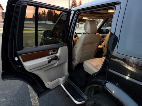 Used 2015 Land Rover LR4 HSE AWD/4WD image 18
