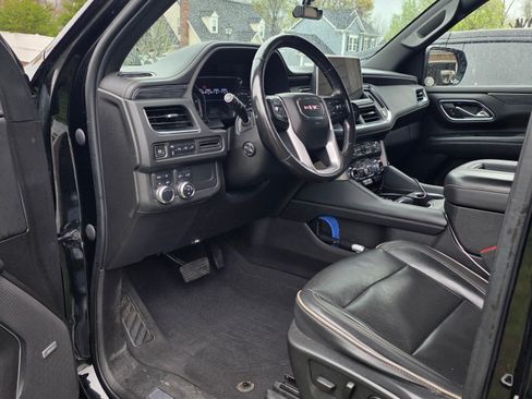 Used 2021 GMC Yukon XL SLT w/ SLT Luxury Package image 15