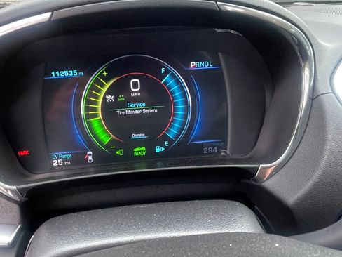 Used 2018 Chevrolet Volt Premier w/ Driver Confidence Package FWD image 15