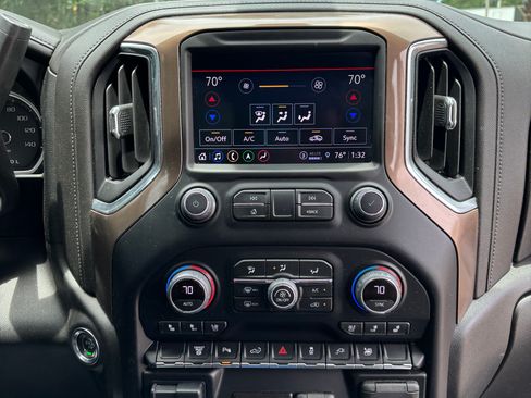 Used 2022 Chevrolet Silverado 3500 High Country AWD/4WD image 11